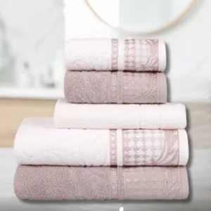 Off White com Rosa Nublado