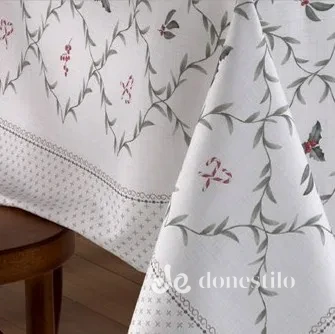 Toalha de Mesa Döhler Clean Renova Estampado Digital 78x78cm Natal 127